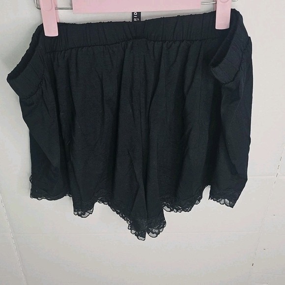 Women's Torrid 2-Piece Black Grey Pajama Set Size 3 (3X) Silky Shorts Lace New - Picture 13 of 14